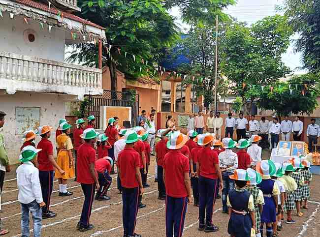 कर्मचारी